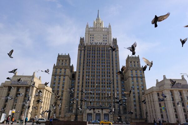 Здание министерства иностранных дел РФ на Смоленской-Сенной площади в Москве Здание министерства иностранных дел РФ на Смоленской-Сенной площади в Москве