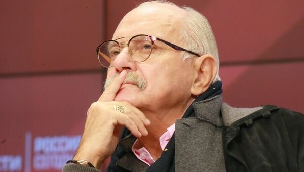 Председатель Союза кинематографистов России, режиссер Никита Михалков на IX Международной конференции Зиновьевские чтения Председатель Союза кинематографистов России, режиссер Никита Михалков на IX Международной конференции Зиновьевские чтения