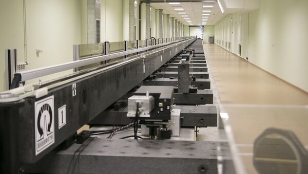 Эталонный измерительный комплекс в диапазоне длин до 60 м на основе фемтосекундного лазера и измерительного базиса Эталонный измерительный комплекс в диапазоне длин до 60 м на основе фемтосекундного лазера и измерительного базиса