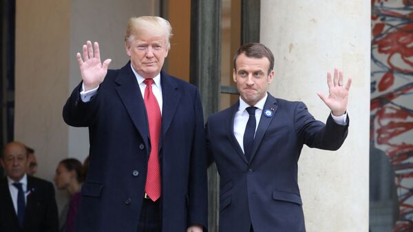 Президент США Дональд Трамп и президент Франции Эммануэль Макрон во время встречи в Париже. 10 ноября 2018 Президент США Дональд Трамп и президент Франции Эммануэль Макрон во время встречи в Париже. 10 ноября 2018