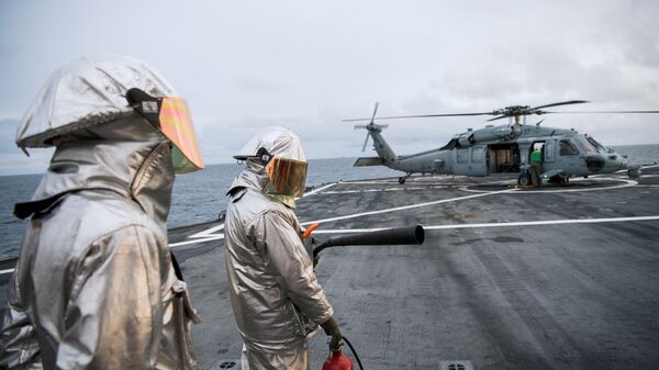 Американский военный корабль Маунт Уитни во время учений Trident Juncture-2018 в Норвегии. 2 ноября 2018 Американский военный корабль Маунт Уитни во время учений Trident Juncture-2018 в Норвегии. 2 ноября 2018