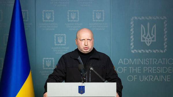 Секретарь СНБО Александр Турчинов во время заявления для прессы в Администрации президента Украины в Киеве Секретарь СНБО Александр Турчинов во время заявления для прессы в Администрации президента Украины в Киеве