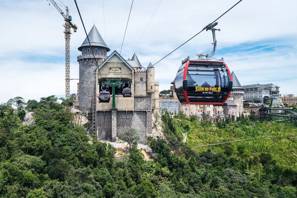 Канатная дорога в Дананге, Вьетнам Канатная дорога в Дананге, Вьетнам