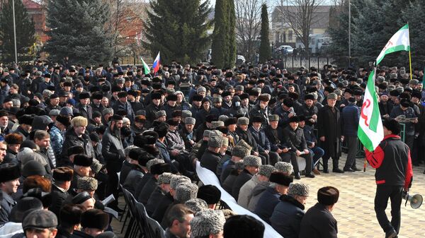 Митинг за отмену соглашения о границе между Ингушетией и Чечней в Назрани Митинг за отмену соглашения о границе между Ингушетией и Чечней в Назрани