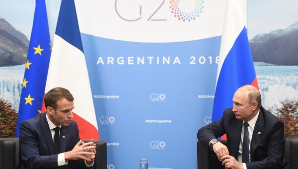 Переговоры президента России Владимира Путина с французским коллегой Эммануэлем Макроном Переговоры президента России Владимира Путина с французским коллегой Эммануэлем Макроном