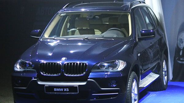 Автомобиль BMW X5. Архив Автомобиль BMW X5. Архив