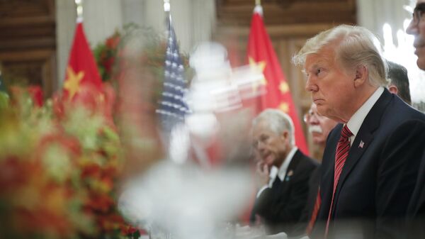Президент США Дональд Трамп на встрече с председателем КНР Си Цзиньпинем на саммите G20 в Аргентине Президент США Дональд Трамп на встрече с председателем КНР Си Цзиньпинем на саммите G20 в Аргентине