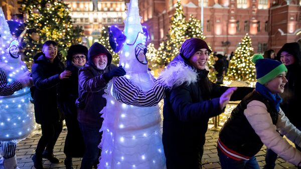 Участники и гости фестиваля Путешествие в Рождество на площади Революции в Москве Участники и гости фестиваля Путешествие в Рождество на площади Революции в Москве