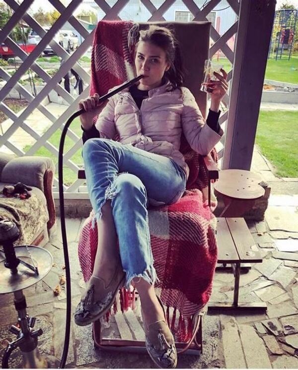 Свидетель Елена Соколова отказывается общаться с прессой Свидетель Елена Соколова отказывается общаться с прессой