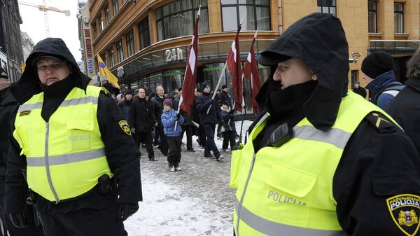 Сотрудники полиции в Риге Сотрудники полиции в Риге