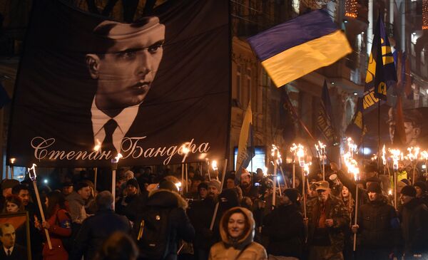 Участники марша националистов, приуроченного к 108-й годовщине со дня рождения Степана Бандеры, в Киеве Участники марша националистов, приуроченного к 108-й годовщине со дня рождения Степана Бандеры, в Киеве