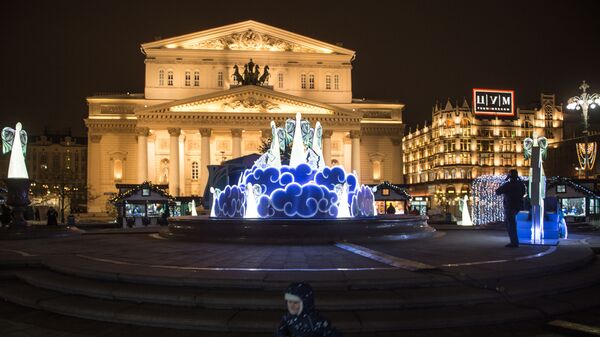 Новогодние инсталляции на Театральной площади в Москве Новогодние инсталляции на Театральной площади в Москве