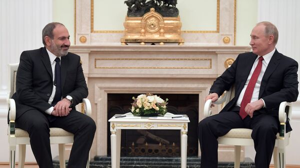 Владимир Путин и исполняющий обязанности премьер-министра Армении Никол Пашинян во время встречи. 27 декабря 2018 Владимир Путин и исполняющий обязанности премьер-министра Армении Никол Пашинян во время встречи. 27 декабря 2018