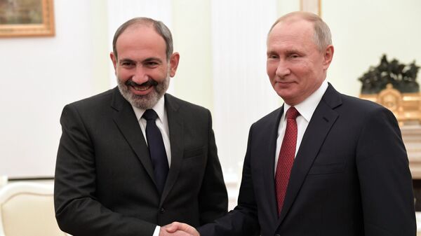 Владимир Путин и исполняющий обязанности премьер-министра Армении Никол Пашинян во время встречи. 27 декабря 2018 Владимир Путин и исполняющий обязанности премьер-министра Армении Никол Пашинян во время встречи. 27 декабря 2018