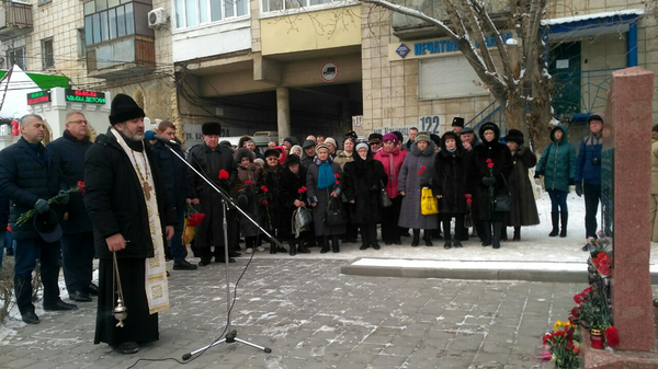 Траурные мероприятия на месте взрыва в троллейбусе в Волгограде. 30 декабря 2018 Траурные мероприятия на месте взрыва в троллейбусе в Волгограде. 30 декабря 2018