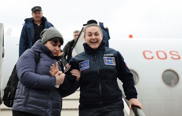 Участник экипажа Международной космической станции-41/42 космонавт Роскосмоса Елена Серова (Россия) Участник экипажа Международной космической станции-41/42 космонавт Роскосмоса Елена Серова (Россия)
