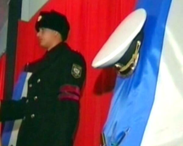 В Большом Камне хоронят троих погибших членов экипажа Нерпы В Большом Камне хоронят троих погибших членов экипажа Нерпы