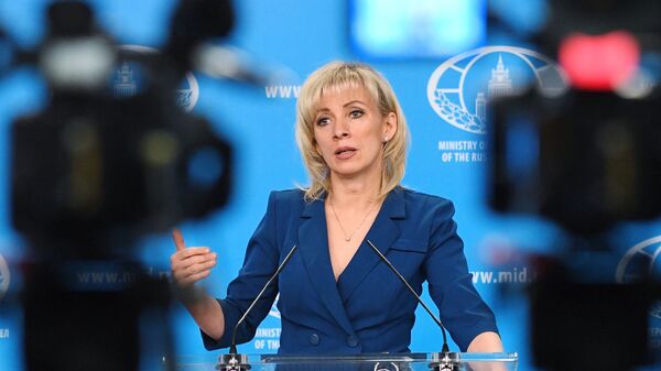 Официальный представитель министерства иностранных дел России Мария Захарова во время брифинга