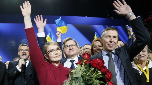 Лидер партии Батькивщина Юлия Тимошенко на съезде партии. Киев, Украина Лидер партии Батькивщина Юлия Тимошенко на съезде партии. Киев, Украина