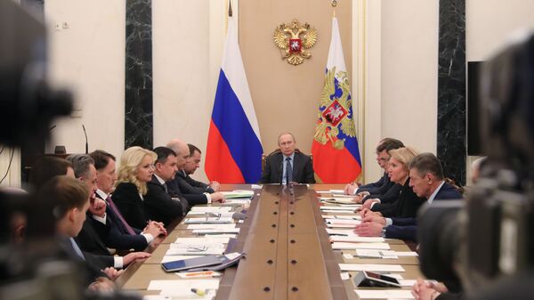 Президент РФ Владимир Путин проводит совещание с членами правительства РФ Президент РФ Владимир Путин проводит совещание с членами правительства РФ