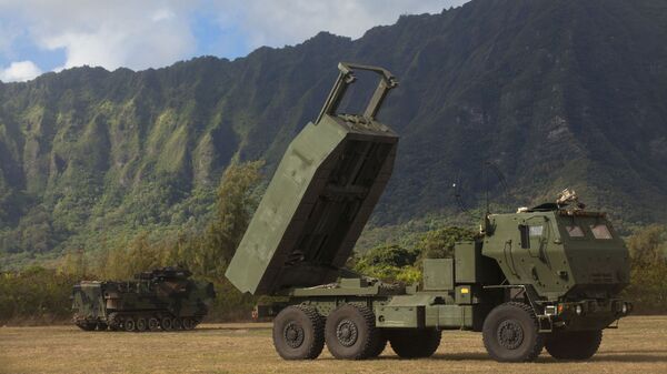 Реактивная система залпового огня на колёсном шасси HIMARS Реактивная система залпового огня на колёсном шасси HIMARS