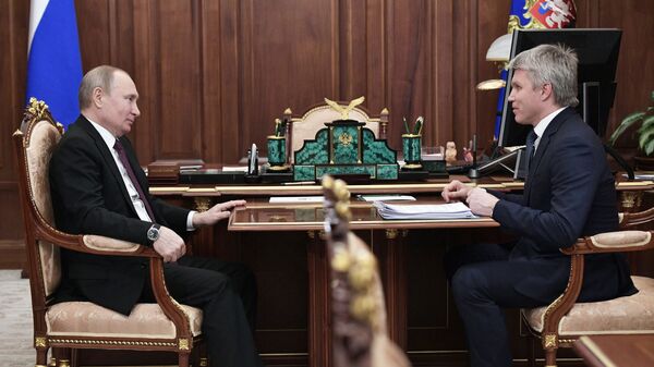 Президент РФ Владимир Путин и министр спорта РФ Павел Колобков во время встречи. 11 февраля 2019 Президент РФ Владимир Путин и министр спорта РФ Павел Колобков во время встречи. 11 февраля 2019