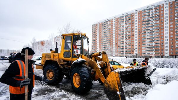 Уборка снега в районе Люблино Уборка снега в районе Люблино