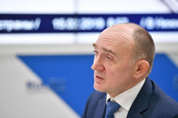 Губернатор Челябинской области Борис Дубровский во время интервью на стенде МИА Россия сегодня на Российском инвестиционном форуме Губернатор Челябинской области Борис Дубровский во время интервью на стенде МИА Россия сегодня на Российском инвестиционном форуме