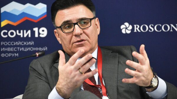 Руководитель федеральной службы по надзору в сфере связи, информационных технологий и массовых коммуникаций Александр Жаров на пресс-конференции Деловой климат в России Руководитель федеральной службы по надзору в сфере связи, информационных технологий и массовых коммуникаций Александр Жаров на пресс-конференции Деловой климат в России