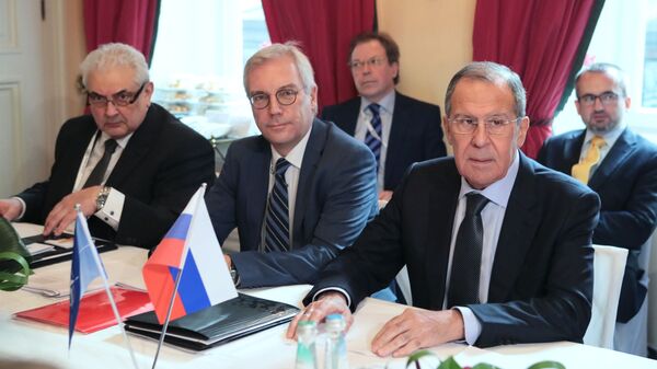 Министр иностранных дел РФ Сергей Лавров во время встречи с генеральным секретарем НАТО Йенсом Столтенбергом в рамках Мюнхенской конференции по безопасности Министр иностранных дел РФ Сергей Лавров во время встречи с генеральным секретарем НАТО Йенсом Столтенбергом в рамках Мюнхенской конференции по безопасности