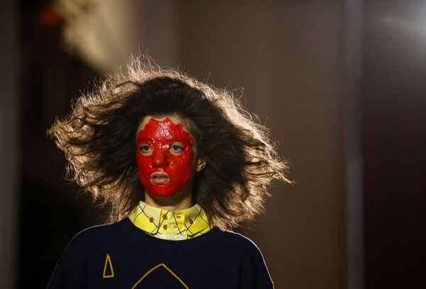 Показ коллекции Vivienne Westwood на Неделе моды в Лондоне Показ коллекции Vivienne Westwood на Неделе моды в Лондоне