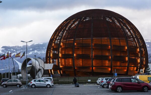 Глобус - символ Европейского совета по ядерным исследованиям ЦЕРН (CERN) в Женеве