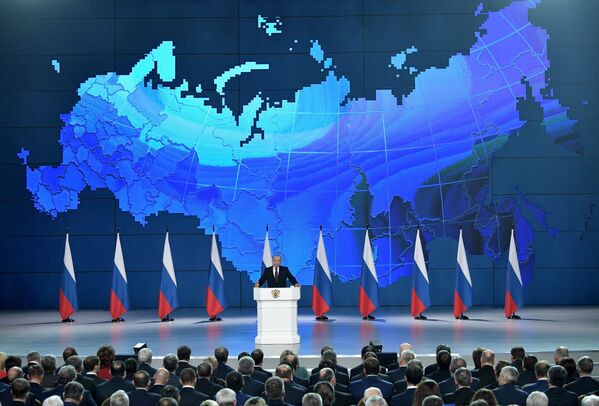 Президент РФ Владимир Путин выступает с ежегодным посланием Федеральному Собранию Президент РФ Владимир Путин выступает с ежегодным посланием Федеральному Собранию