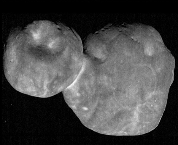 Самая детальная фотография Ультимы Туле, полученная с расстояния в 6,6 тысячи километров Самая детальная фотография Ультимы Туле, полученная с расстояния в 6,6 тысячи километров