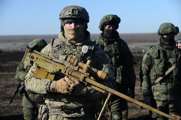 Военнослужащие РФ на конкурсе полевой выучки Электронный рубеж среди подразделений радиоэлектронной борьбы на полигоне Кадамовский в Ростовской области Военнослужащие РФ на конкурсе полевой выучки Электронный рубеж среди подразделений радиоэлектронной борьбы на полигоне Кадамовский в Ростовской области