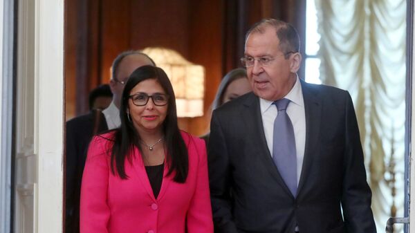 Министр иностранных дел РФ Сергей Лавров и исполнительный вице-президент Венесуэлы Дельси Родригес во время встречи в Москве. 1 марта 2019 Министр иностранных дел РФ Сергей Лавров и исполнительный вице-президент Венесуэлы Дельси Родригес во время встречи в Москве. 1 марта 2019