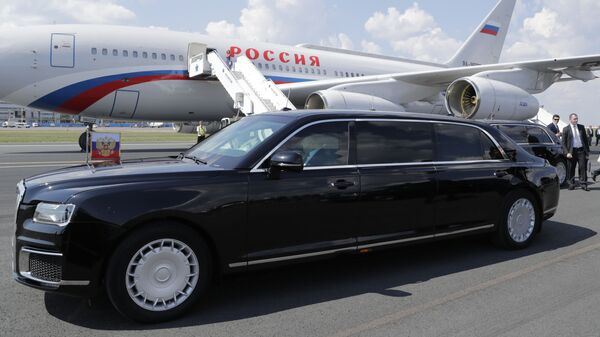 Президентский служебный автомобиль Aurus Senat президента РФ Владимира Путина во время встречи в аэропорту Хельсинки Президентский служебный автомобиль Aurus Senat президента РФ Владимира Путина во время встречи в аэропорту Хельсинки