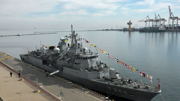 Турецкий фрегат TCG Barbaros в Одессе Турецкий фрегат TCG Barbaros в Одессе