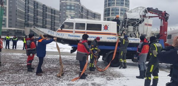 Спасение рыбаков со льда Финского залива в Санкт-Петербурге Спасение рыбаков со льда Финского залива в Санкт-Петербурге