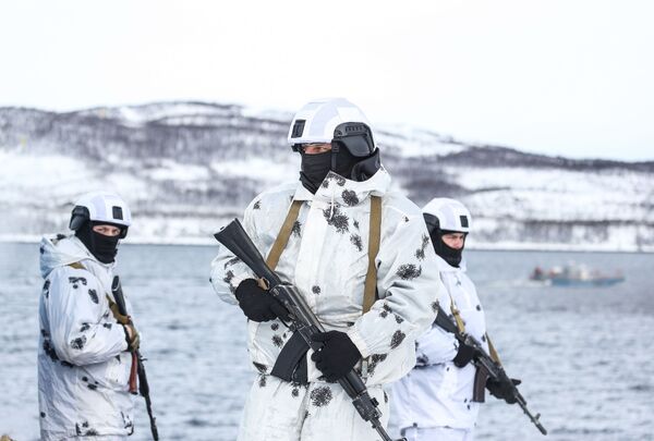 Участники второго этапа тактико-специальных учений войск национальной гвардии РФ в районах Крайнего Севера по особождению ледокола Росатомфлота Советский Союз в Мурманске Участники второго этапа тактико-специальных учений войск национальной гвардии РФ в районах Крайнего Севера по особождению ледокола Росатомфлота Советский Союз в Мурманске