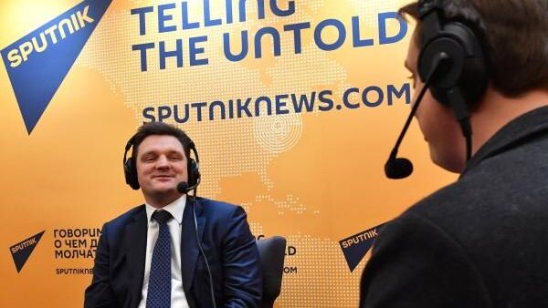 Генеральный директор ФГУП Почта России Николай Подгузов в эфире радио Sputnik Генеральный директор ФГУП Почта России Николай Подгузов в эфире радио Sputnik