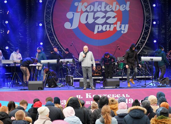 Генеральный директор МИА Россия сегодня Дмитрий Киселев на Koktebel Jazz Party фестиваля Крымская весна Генеральный директор МИА Россия сегодня Дмитрий Киселев на Koktebel Jazz Party фестиваля Крымская весна