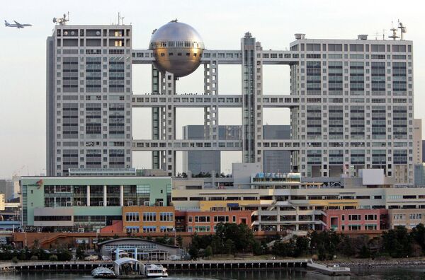 Здание Fuji Television в Токио Здание Fuji Television в Токио
