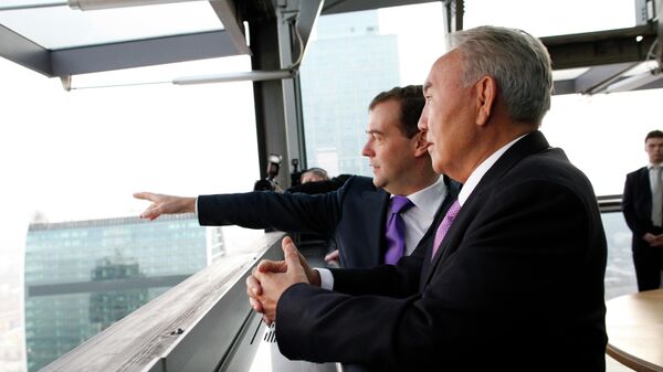 Президент РФ Дмитрий Медведев и президент Казахстана Нурсултан Назарбаев на 62-м этаже башни Федерация