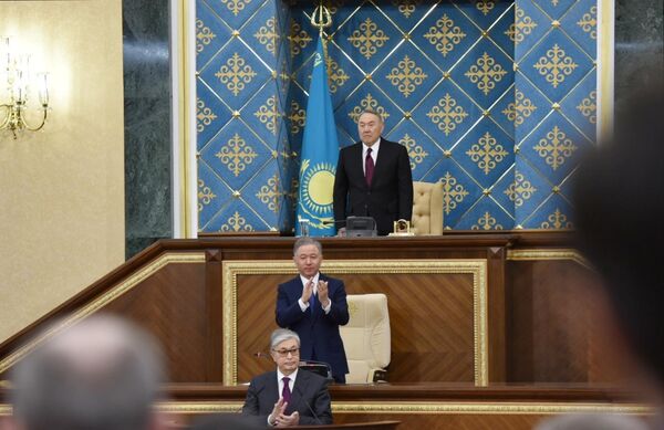 Председатель Сената Парламента Казахстана Касым-Жомарт Токаев и экс-президент Казахстана Нурсултан Назарбаев на совместном заседании палат парламента Казахстана. 20 марта 2019 Председатель Сената Парламента Казахстана Касым-Жомарт Токаев и экс-президент Казахстана Нурсултан Назарбаев на совместном заседании палат парламента Казахстана. 20 марта 2019