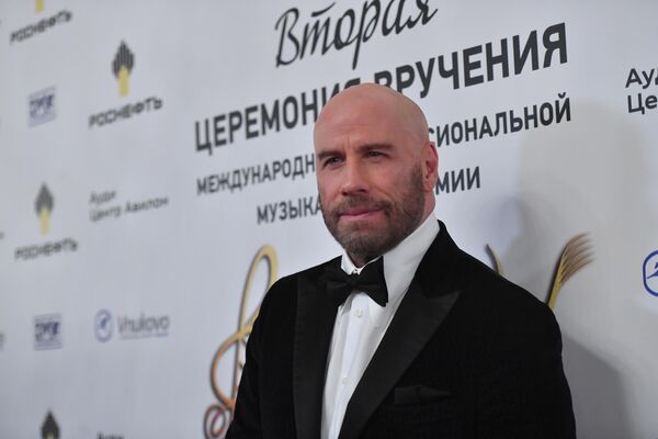 Голливудский актер Джон Траволта перед Второй церемонией вручения наград Международной профессиональной музыкальной премии BraVo в области классической музыки на Исторической сцене Большого театра Голливудский актер Джон Траволта перед Второй церемонией вручения наград Международной профессиональной музыкальной премии BraVo в области классической музыки на Исторической сцене Большого театра