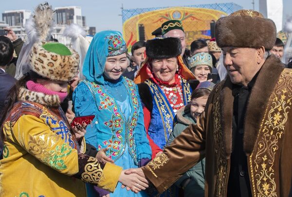 Первый президент Казахстана Нурсултан Назарбаев на праздновании Наурыза в Астане Первый президент Казахстана Нурсултан Назарбаев на праздновании Наурыза в Астане