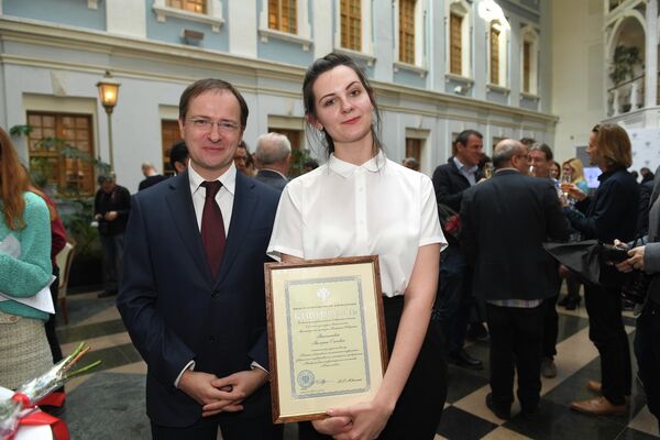 Министр культуры РФ Владимир Мединский и специальный корреспондент редакции общественно-политической информации МИА Россия сегодня Валерия Высокосова Министр культуры РФ Владимир Мединский и специальный корреспондент редакции общественно-политической информации МИА Россия сегодня Валерия Высокосова