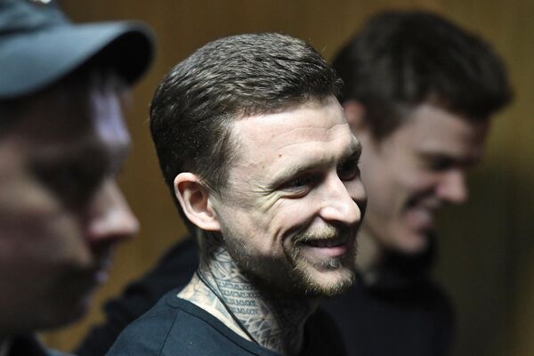 Павел Мамаев (в центре) и Александр Кокорин Павел Мамаев (в центре) и Александр Кокорин