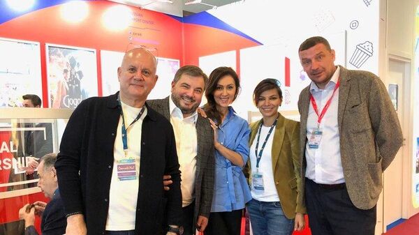 Екатерина Мцитуридзе с гостями/участниками выставки MIPTV 2019, Канн, Франция Екатерина Мцитуридзе с гостями/участниками выставки MIPTV 2019, Канн, Франция